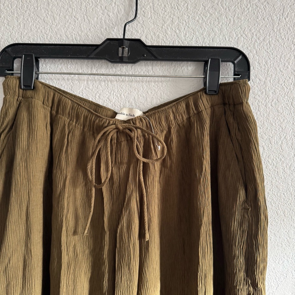 Abercrombie & Fitch Olive Wide-Leg Drawstring Pants - Picture 3 of 9